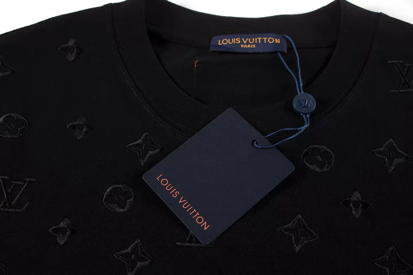 🅿️160 Style: 2026 new Louis Vuitton short-sleeved T-shirt Material: High version 300g double yarn combed cotton Size: S～XL Color: Black Style number: Z030